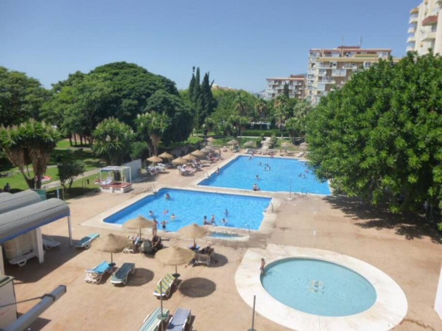 Apt Con Espectacular Vista, Piscinas, Recep 24 Hs Benalmádena Kültér fotó