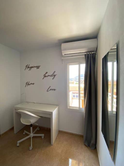 Apt Con Espectacular Vista, Piscinas, Recep 24 Hs Benalmádena Kültér fotó