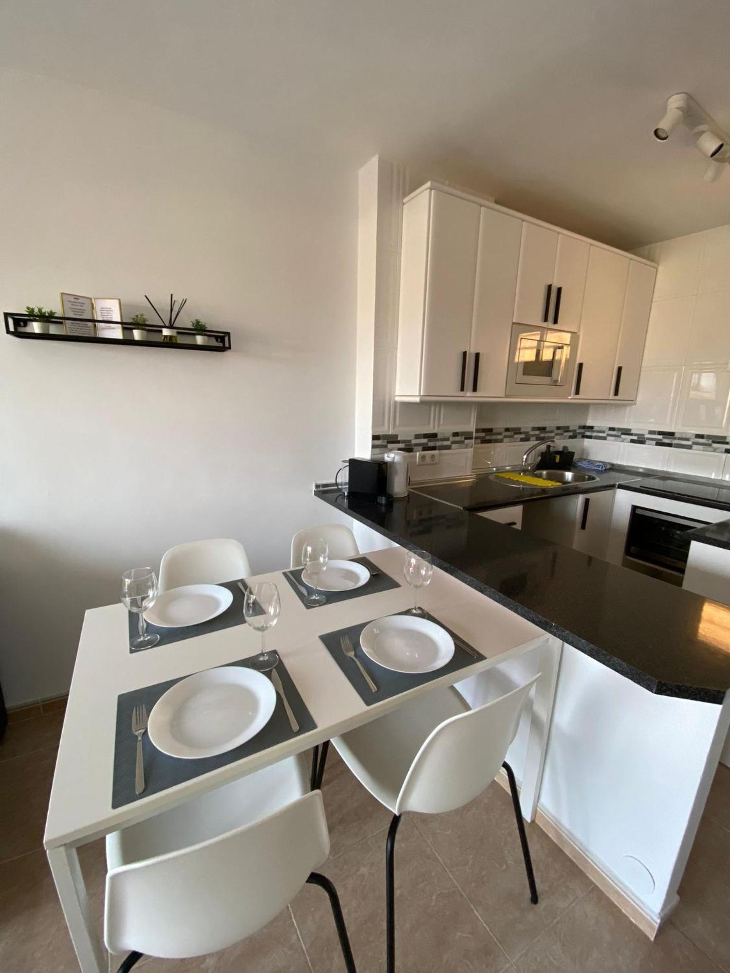 Apt Con Espectacular Vista, Piscinas, Recep 24 Hs Benalmádena Kültér fotó